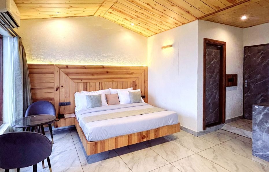 Hotel On The Edge Mussoorie