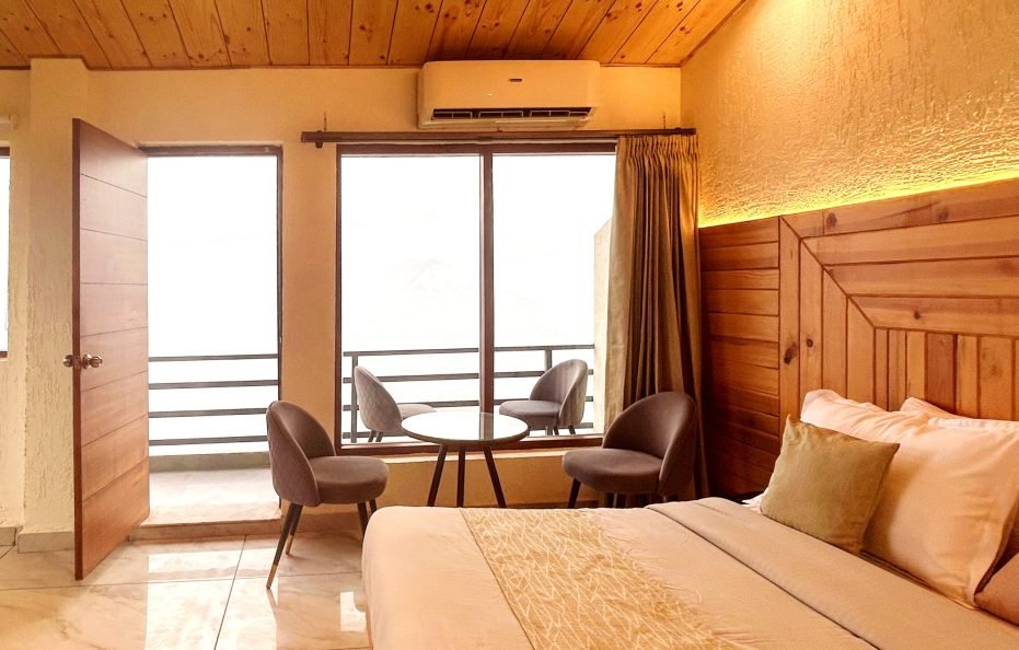 Hotel On The Edge Mussoorie
