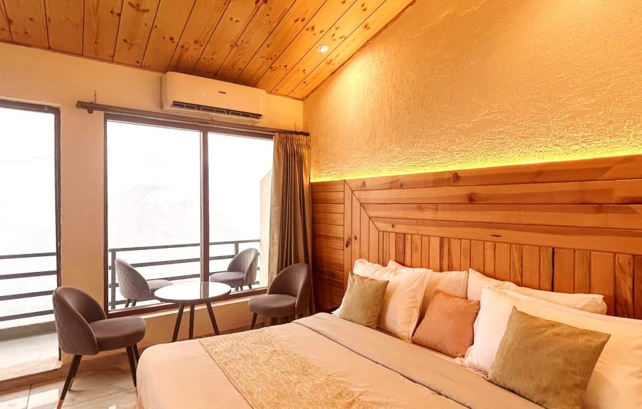 Hotel On The Edge Mussoorie